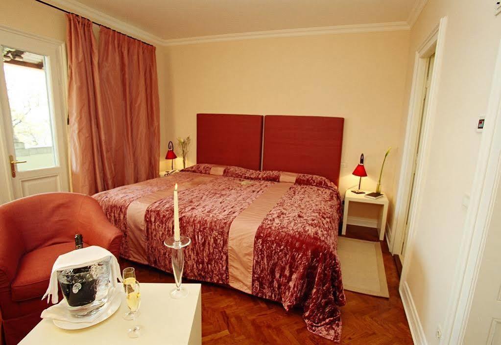 Hotel Villa Astra Ловран Экстерьер фото
