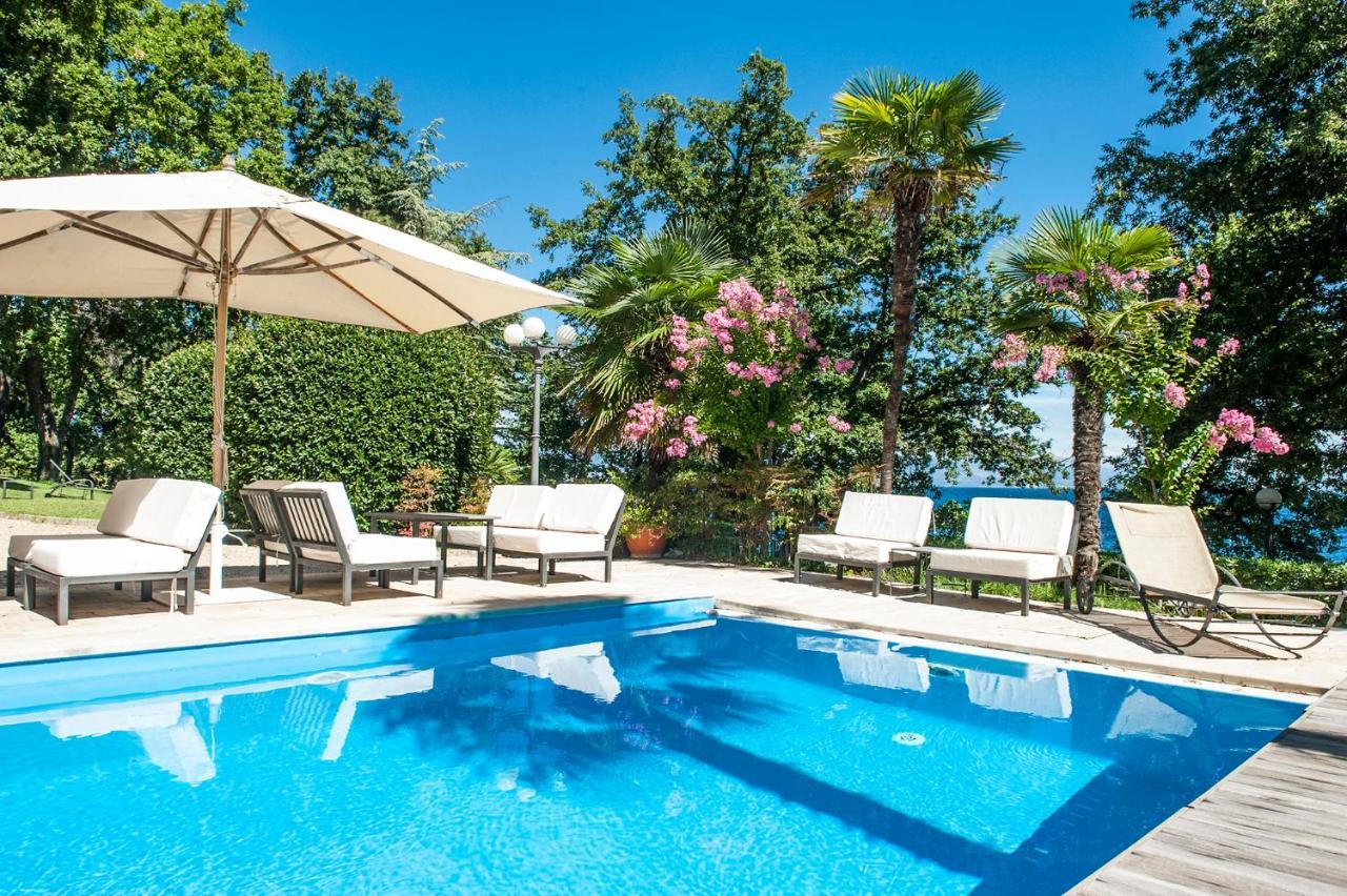 Hotel Villa Astra Ловран Экстерьер фото