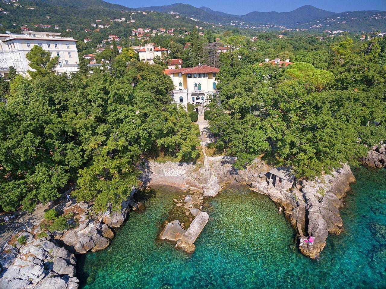 Hotel Villa Astra Ловран Экстерьер фото