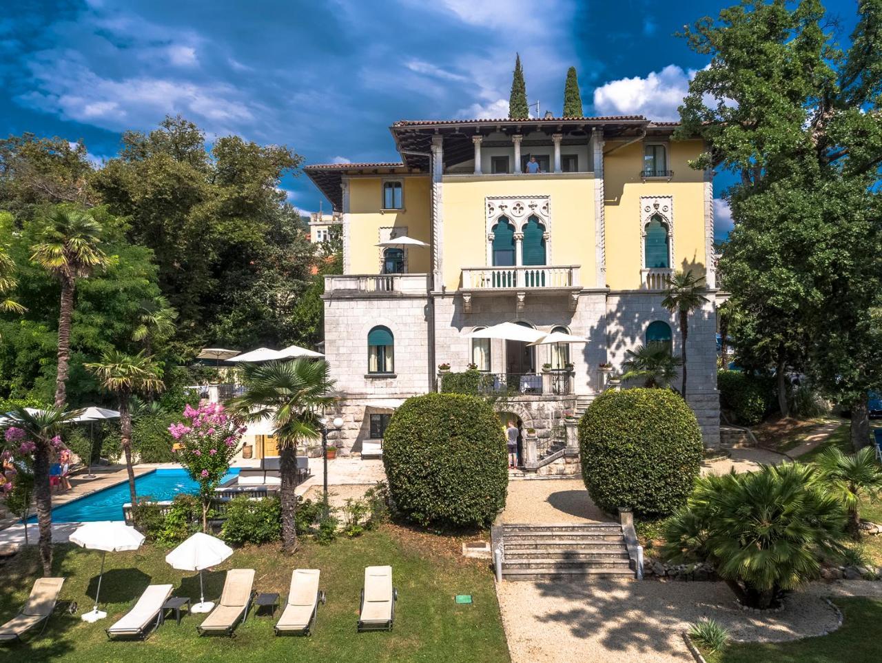 Hotel Villa Astra Ловран Экстерьер фото