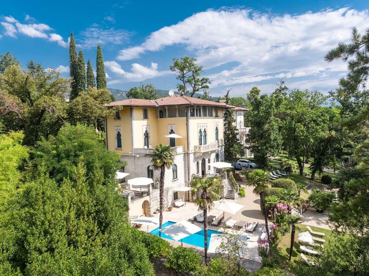 Hotel Villa Astra Ловран Экстерьер фото
