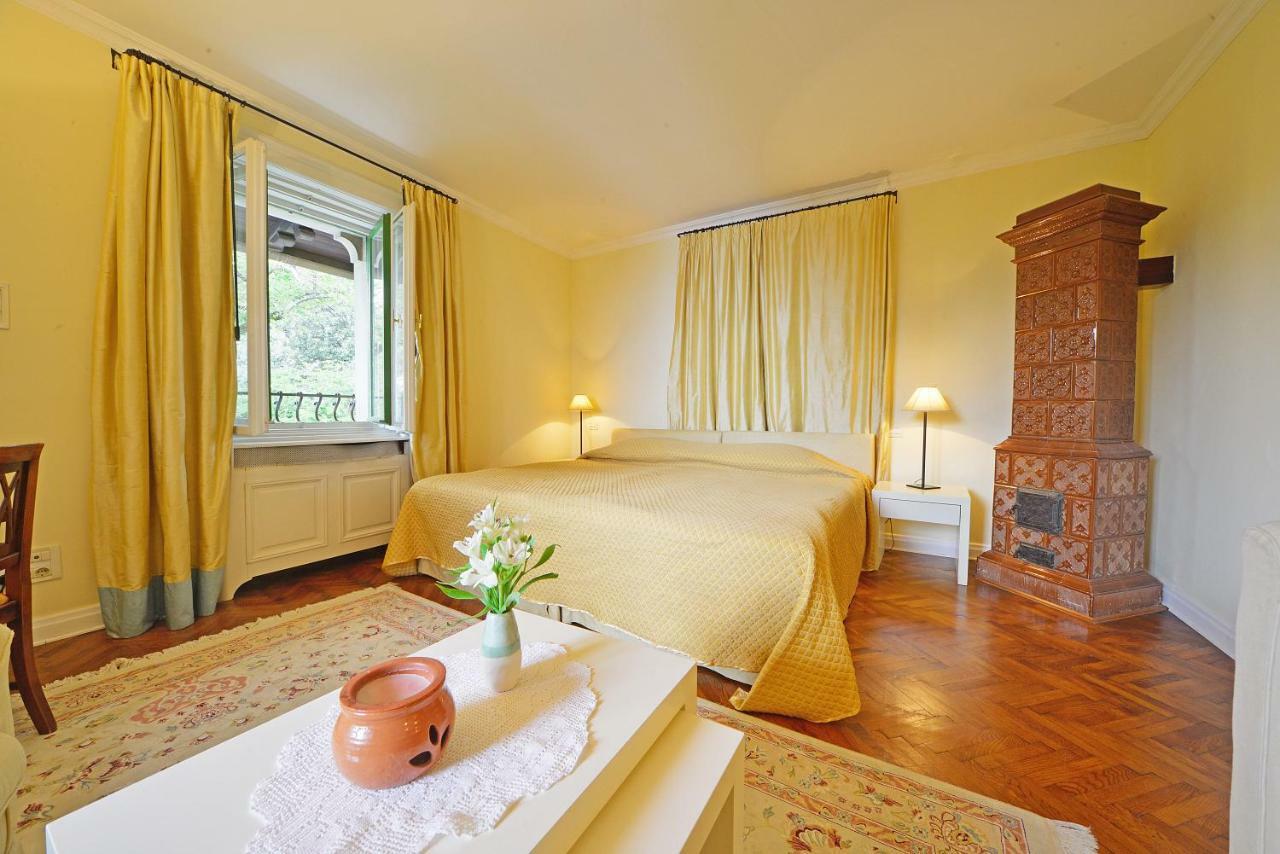 Hotel Villa Astra Ловран Экстерьер фото